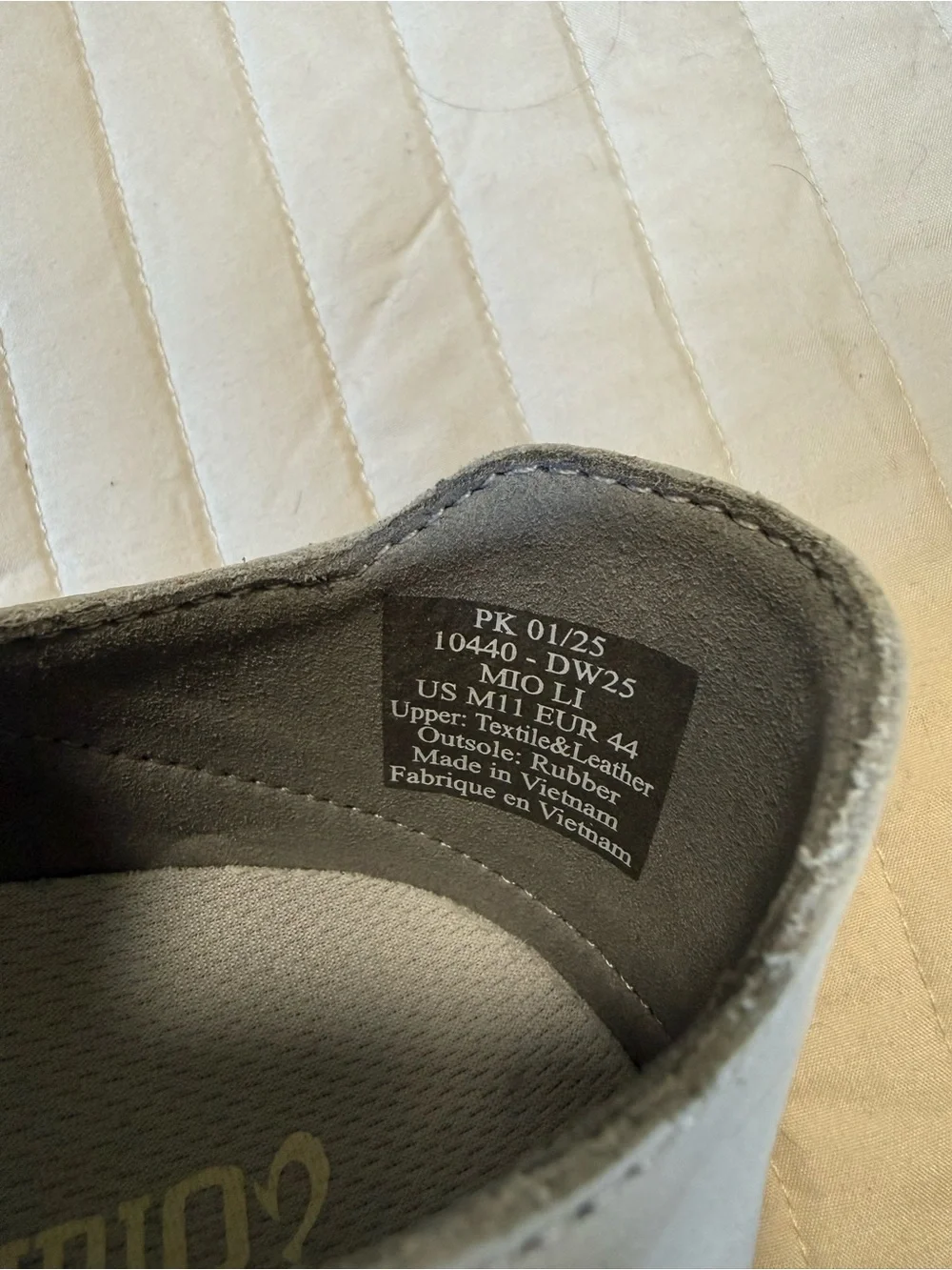 OluKai beautiful gray